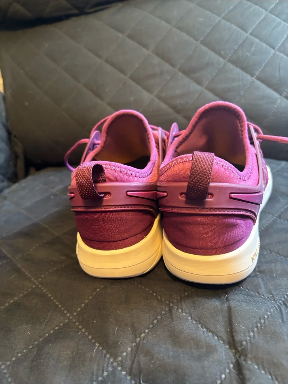 Nike Women's Size 8 Athletic Running Shoes in Magenta